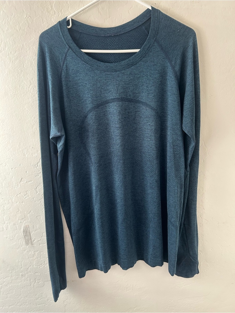 Men’s Lululemon Long Sleeve Crewneck Top in Teal Blue